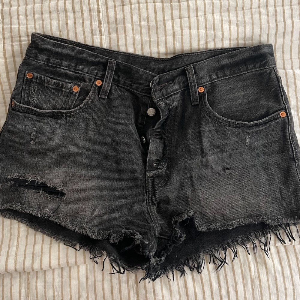Womens Levi's Off Black Cut off Shorts